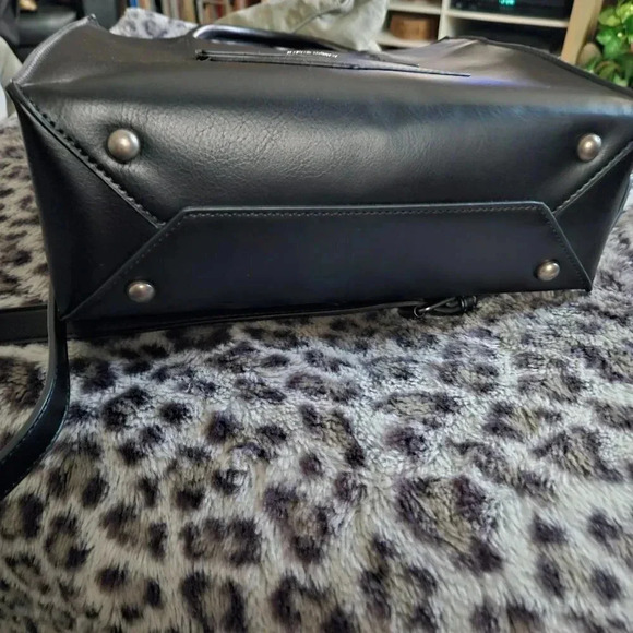 Pixie Mood | Caitlin Mini Tote Black Vegan Leather - Crossbody Shoulder Strap - Picture 4 of 11